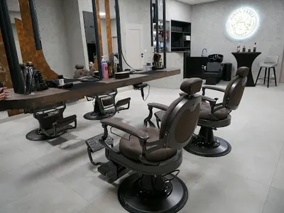 Kings Table Barber